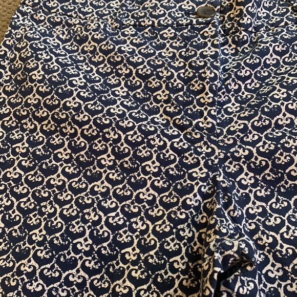 Ladies Talbots The Perfect Crop Blue White Print Capri Cropped Pants Size 6P - Picture 3 of 10